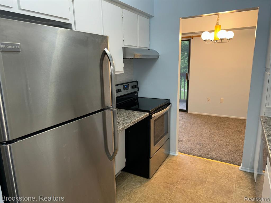 30056 West 12 Mile Road, Unit 77 Farmington Hills, MI 48334 - Photo 2 of 15