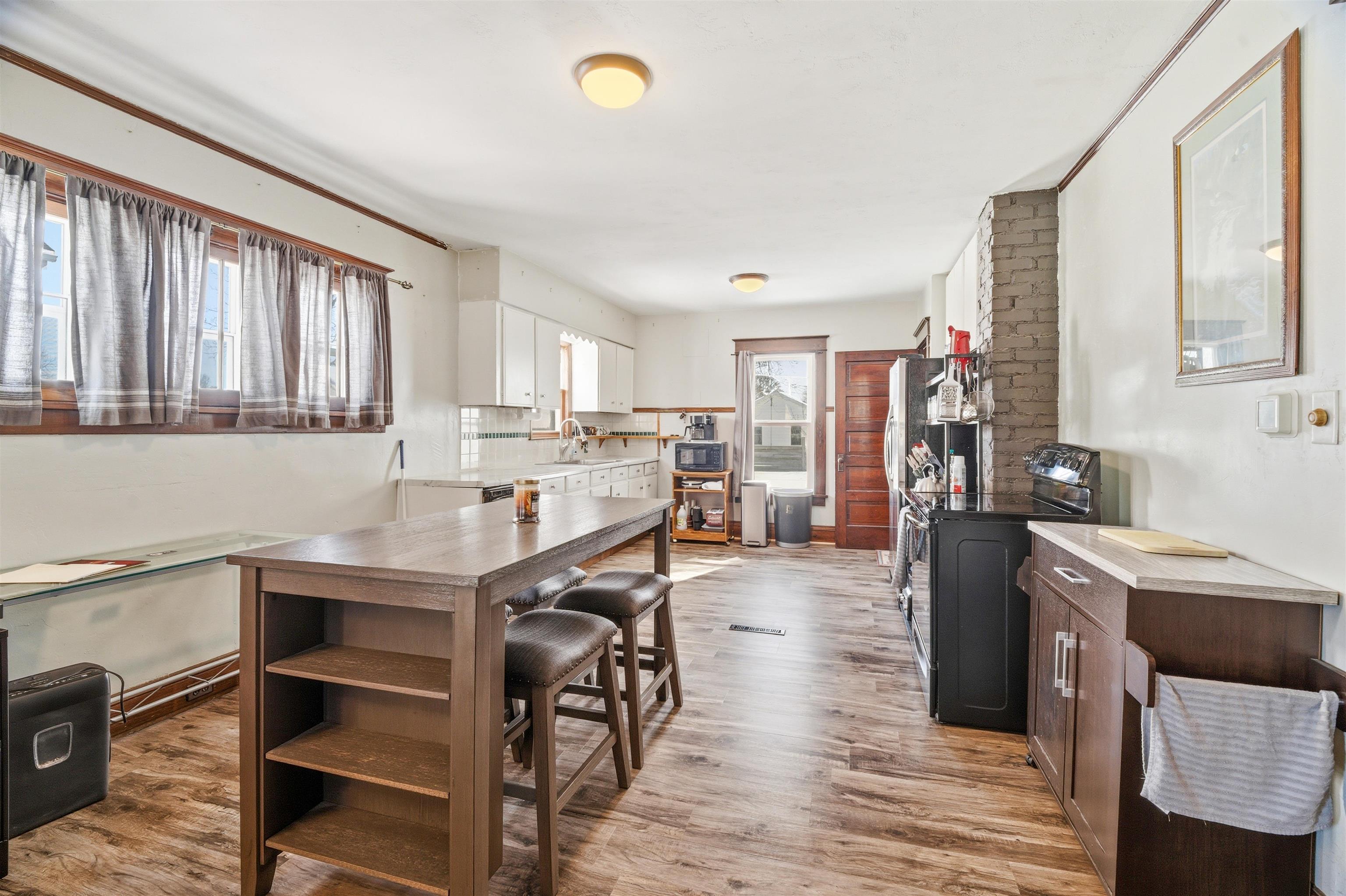 923 West Elsie Street Appleton, WI 54914 - Photo 6 of 34