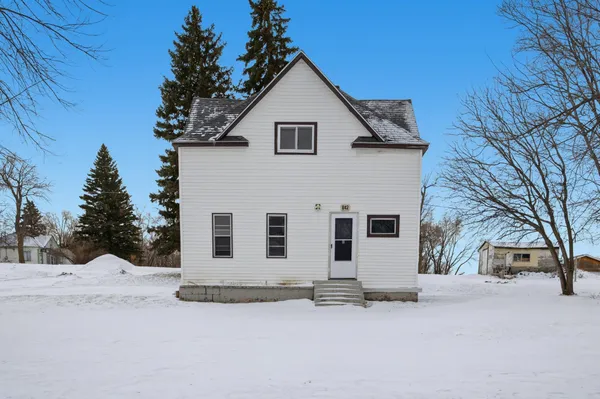 $92,500 | 842 Center Street, Enderlin, ND 58027
