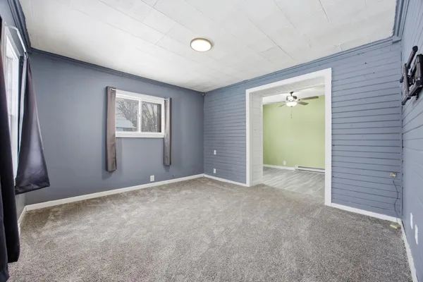 $92,500 | 842 Center Street, Enderlin, ND 58027