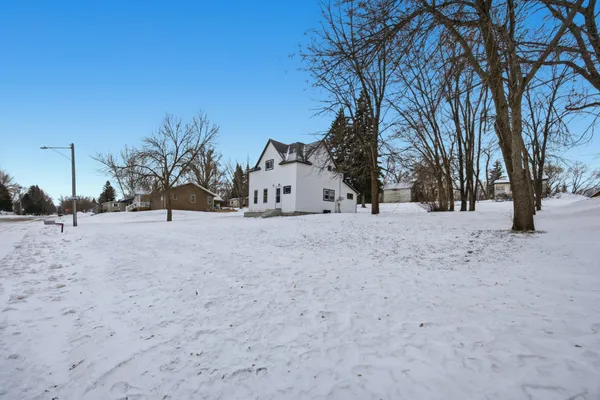 $92,500 | 842 Center Street, Enderlin, ND 58027