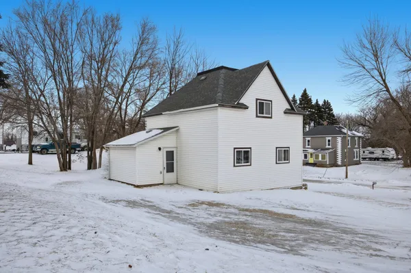 $92,500 | 842 Center Street, Enderlin, ND 58027