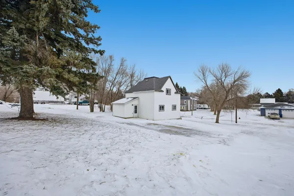 $92,500 | 842 Center Street, Enderlin, ND 58027