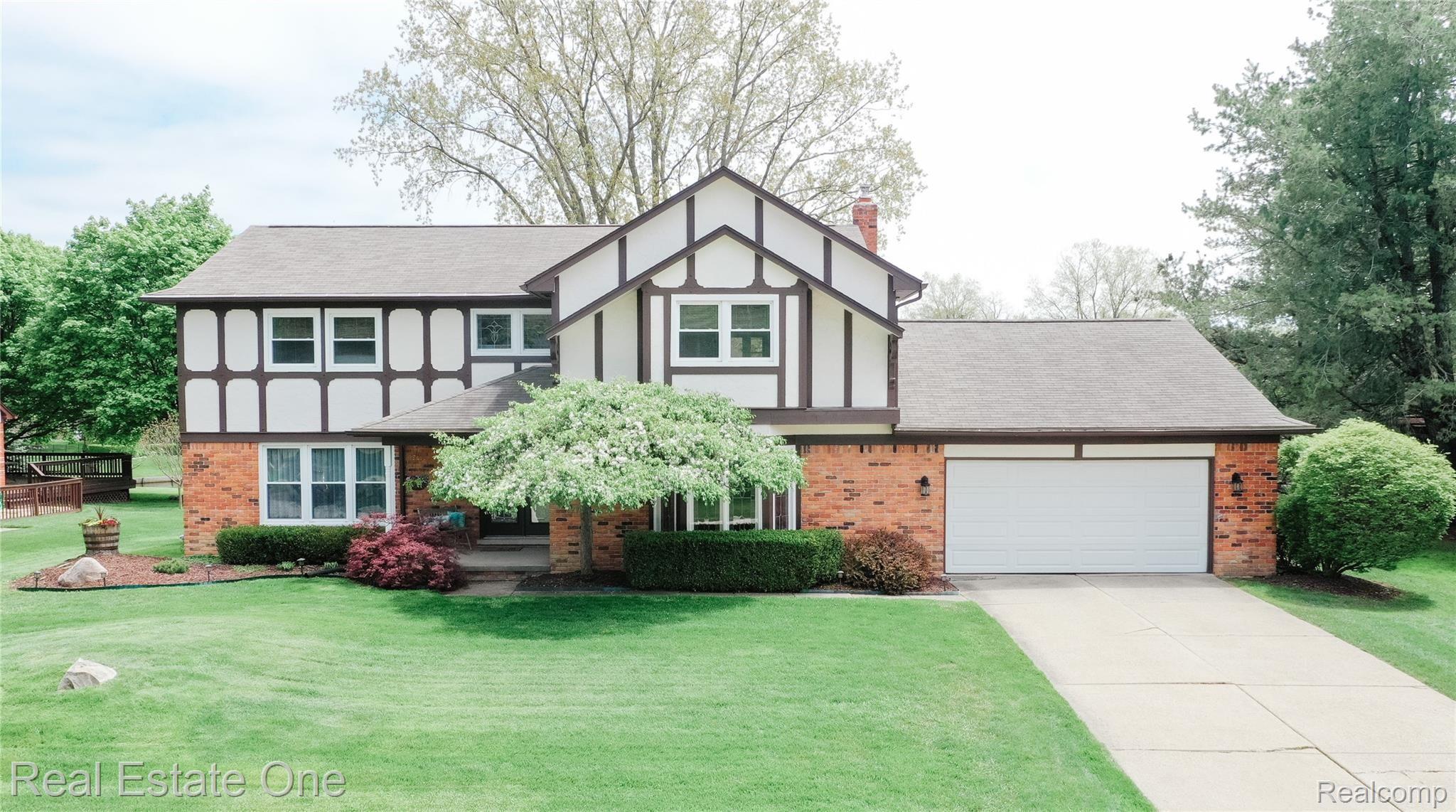2445 Kimberly Fair Street Rochester, MI 48309 - Photo 1 of 40 1.jpg