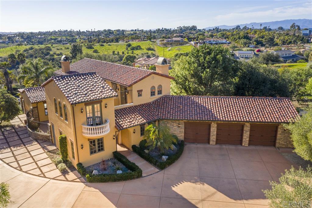 2703 Vía Rancheros Fallbrook, CA 92028 - Photo 1 of 25