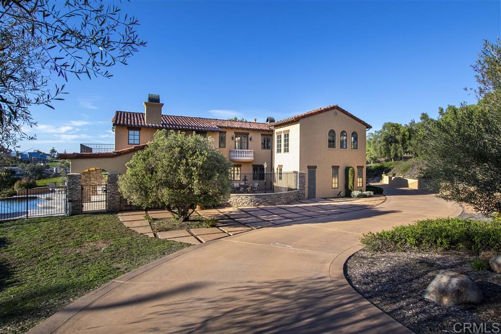 2703 Vía Rancheros Fallbrook, CA 92028 - Photo 3 of 25