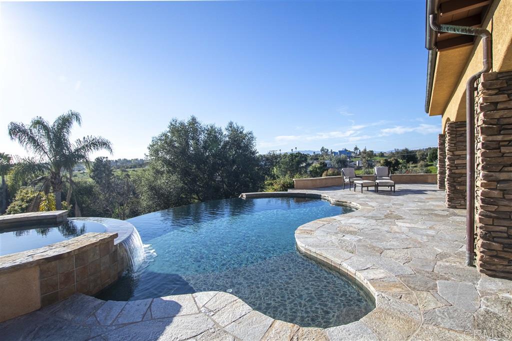2703 Vía Rancheros Fallbrook, CA 92028 - Photo 22 of 25