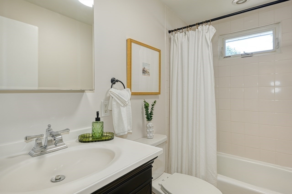 17 Pelham Road Waltham, MA 02453 - Photo 15 of 19 Gallery Image 15