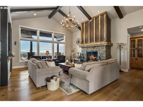 $1,995,000 | 16368 South W Hat Rock Loop, Powell Butte, OR 97753