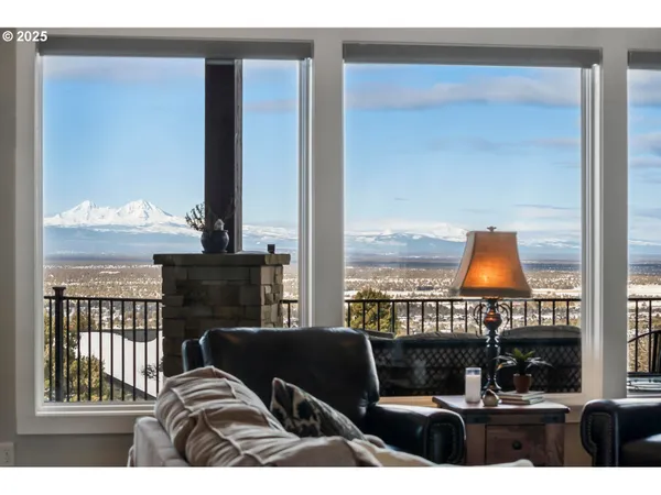 $1,995,000 | 16368 South W Hat Rock Loop, Powell Butte, OR 97753