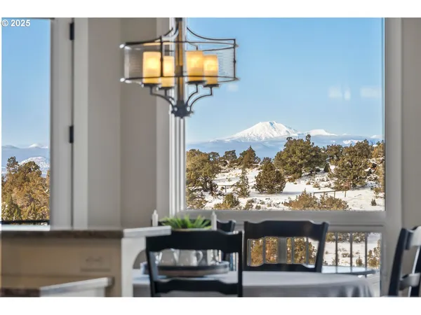 $1,995,000 | 16368 South W Hat Rock Loop, Powell Butte, OR 97753