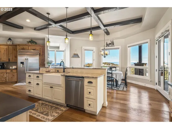 $1,995,000 | 16368 South W Hat Rock Loop, Powell Butte, OR 97753