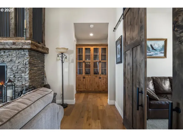 $1,995,000 | 16368 South W Hat Rock Loop, Powell Butte, OR 97753