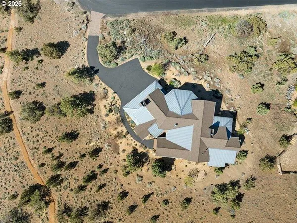 $1,995,000 | 16368 South W Hat Rock Loop, Powell Butte, OR 97753