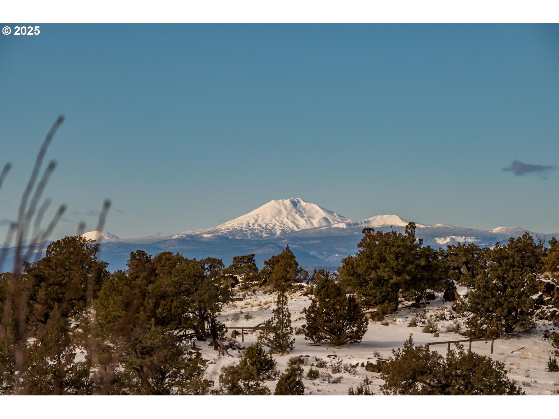 16368 South W Hat Rock Loop Powell Butte, OR 97753 - Photo 10 of 40 a view of outdoor space and yard