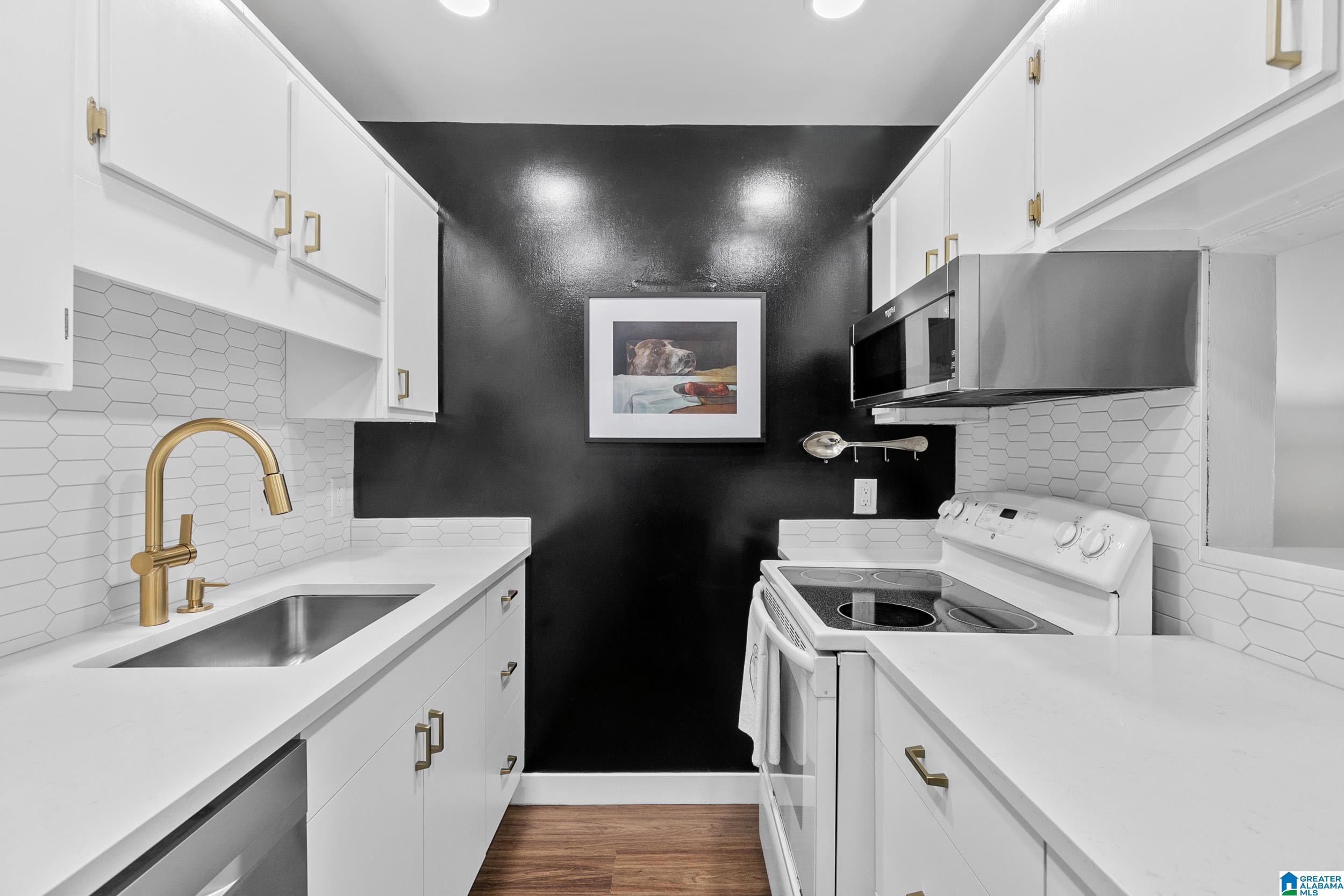 3350 Altamont Road South, Unit E13 Birmingham, AL 35205 - Photo 1 of 19