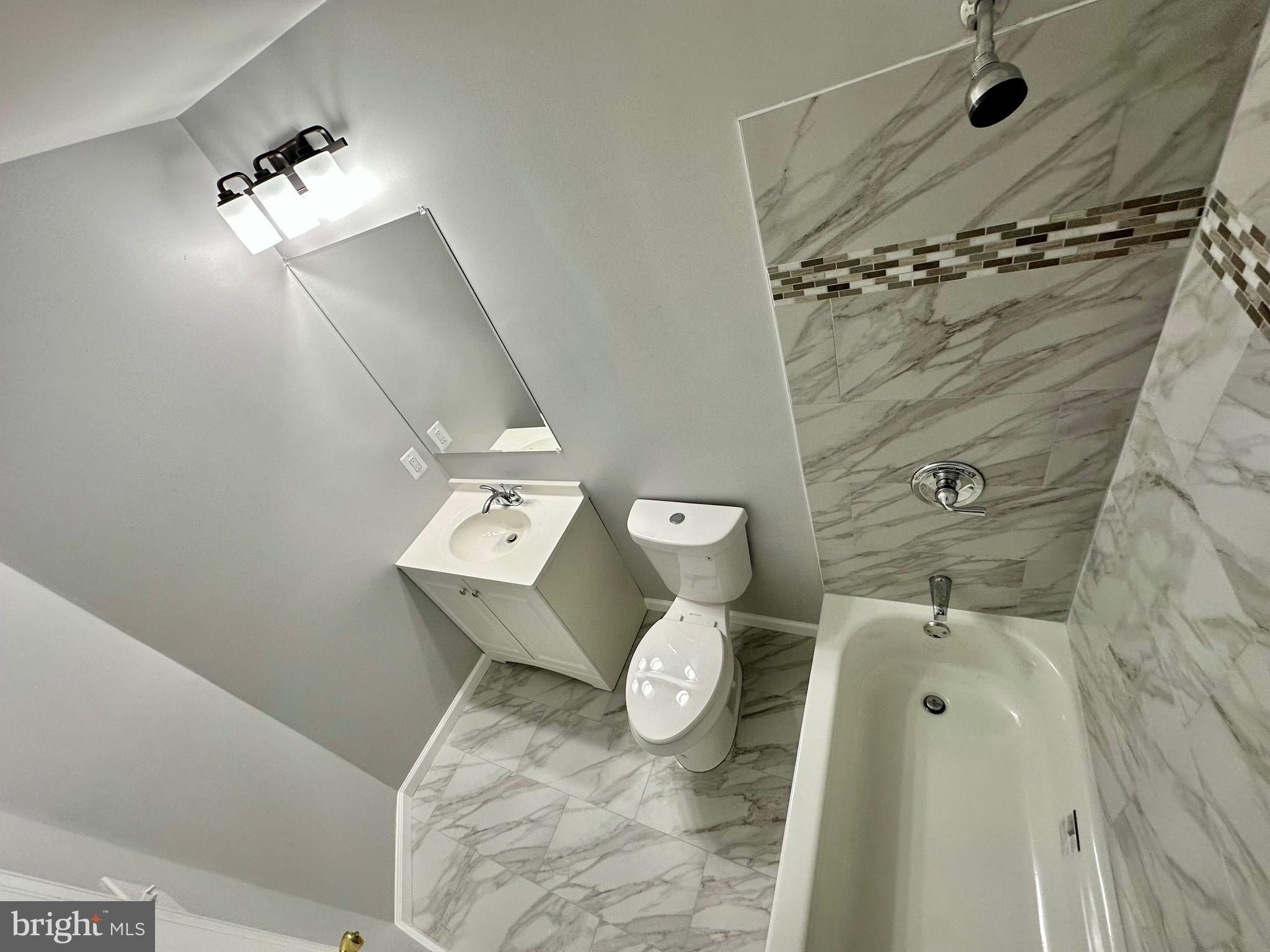 15503 Kennett Square Way Brandywine, MD 20613 - Photo 42 of 72 Hallway Bath