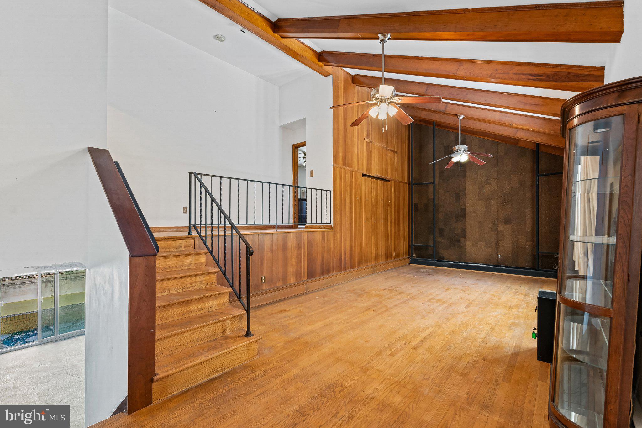 5422 Woodbine Road Woodbine, MD 21797 - Photo 6 of 39 Spacious room with wooden accents.