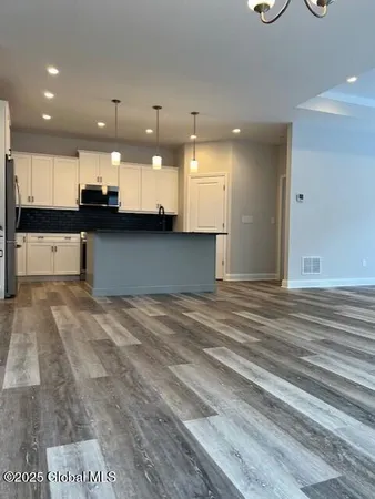 $637,900 | 12 Wistmans Way, Saratoga Springs, NY 12866