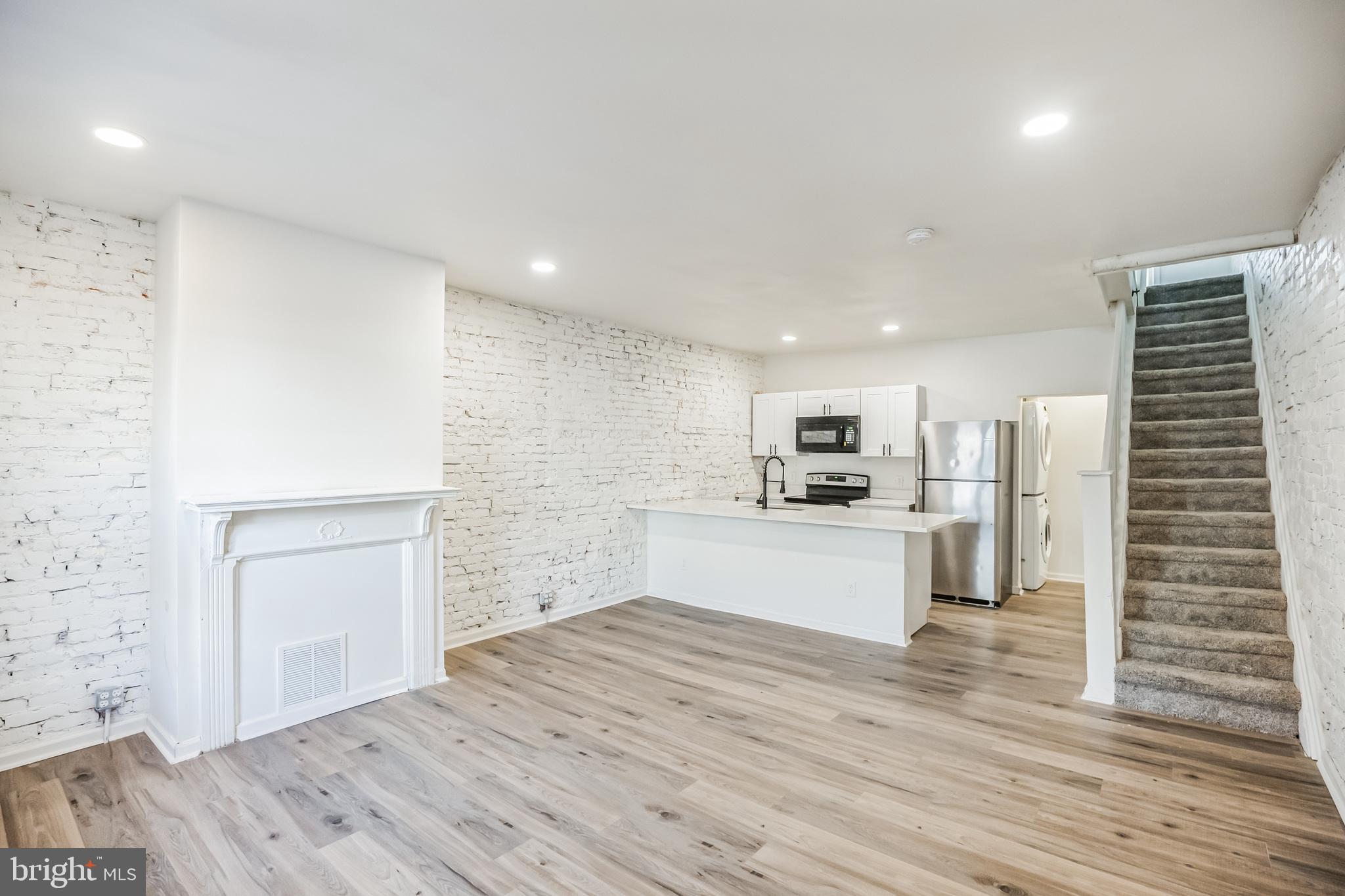 6124 Reedland Street Philadelphia, PA 19142 - Photo 3 of 19 Gallery Image 3