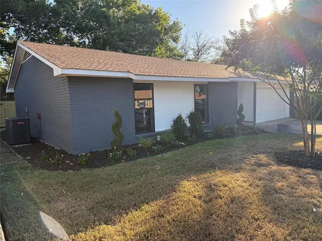 $275,000 | 6024 Hillcrest Drive, Watauga, TX 76148