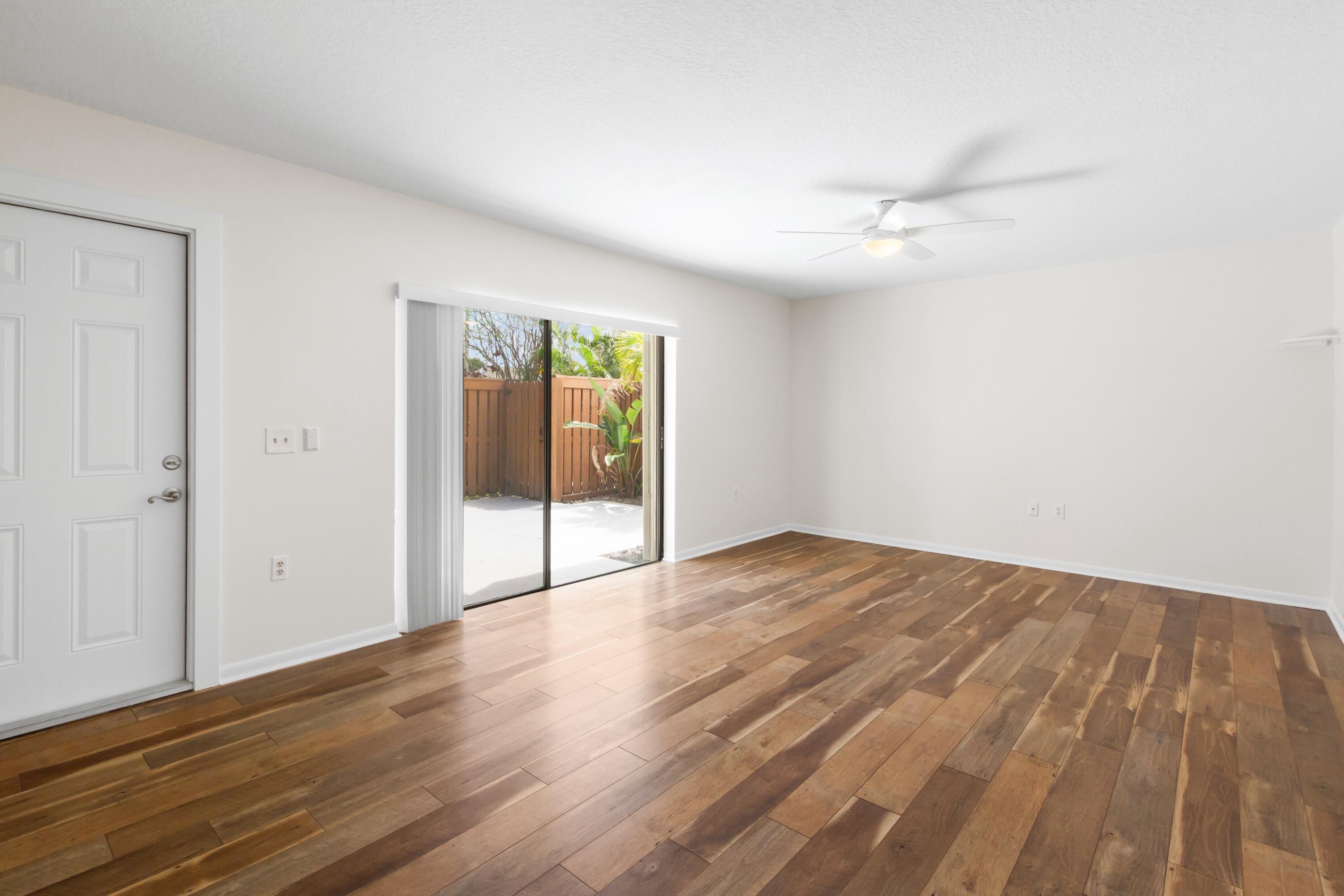 3900 Southeast County Line Road, Unit 12C Tequesta, FL 33469 - Photo 2 of 32 Living Room