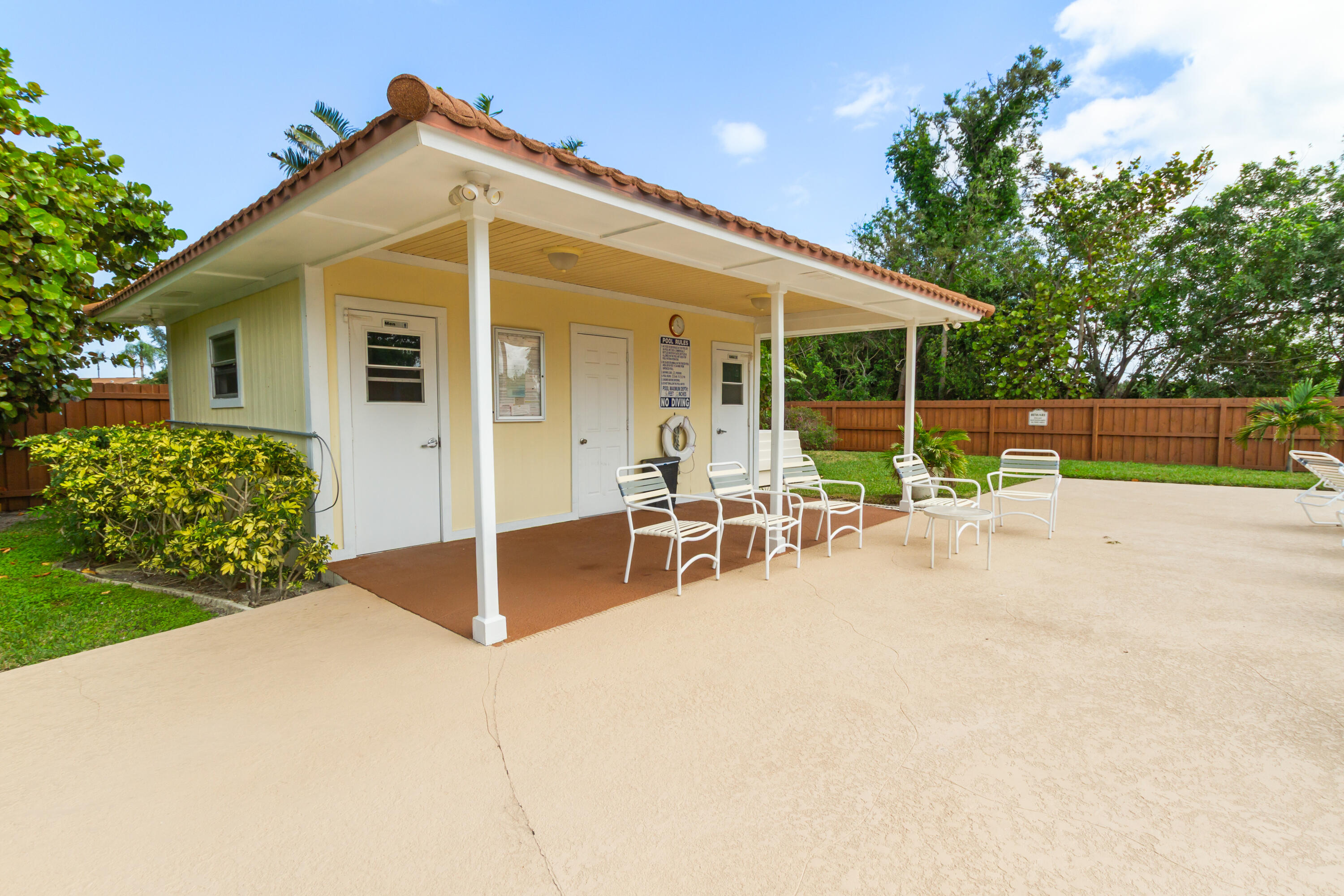 3900 Southeast County Line Road, Unit 12C Tequesta, FL 33469 - Photo 24 of 32 Commuity Pool
