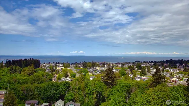 $424,950 | 733 East 10th Street, Port Angeles, WA 98362