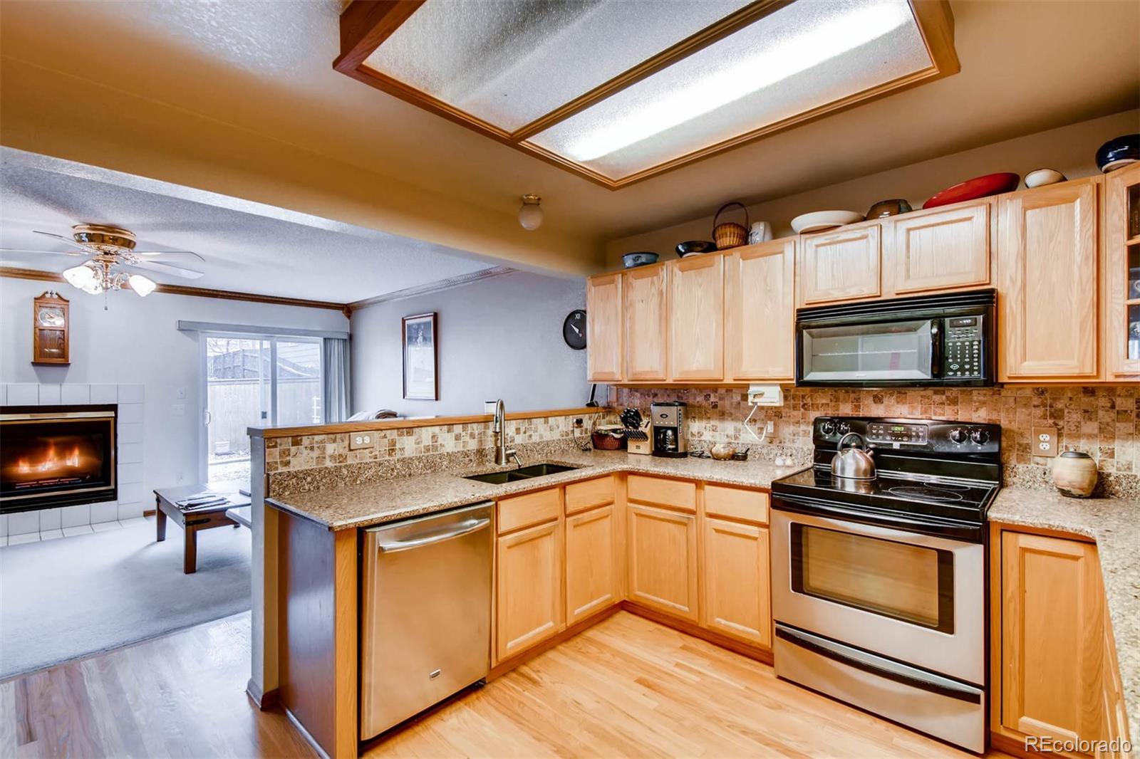 2218 Hyacinth Road Highlands Ranch, CO 80129 - Photo 8 of 28 Gallery Image 8