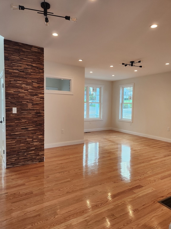 465 Massasoit Road Worcester, MA 01604 - Photo 7 of 36 Gallery Image 7