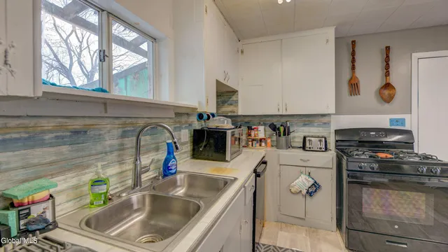 $68,500 | 16 East 11th Avenue, Gloversville, NY 12078