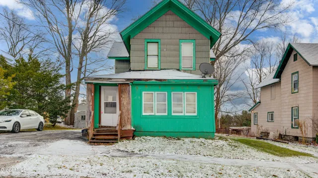 $68,500 | 16 East 11th Avenue, Gloversville, NY 12078