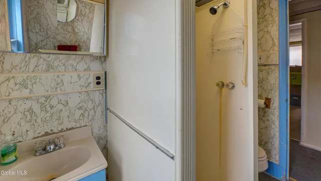 $68,500 | 16 East 11th Avenue, Gloversville, NY 12078