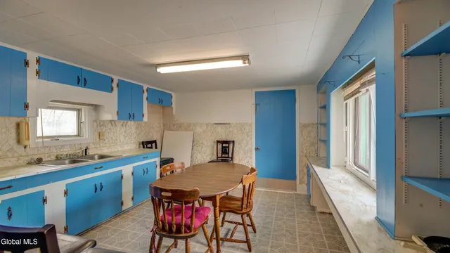 $68,500 | 16 East 11th Avenue, Gloversville, NY 12078