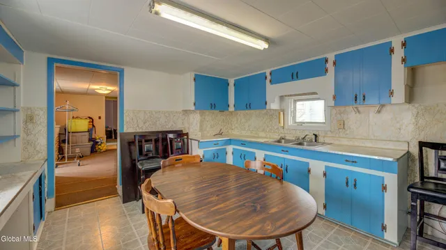 $68,500 | 16 East 11th Avenue, Gloversville, NY 12078