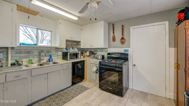 $68,500 | 16 East 11th Avenue, Gloversville, NY 12078