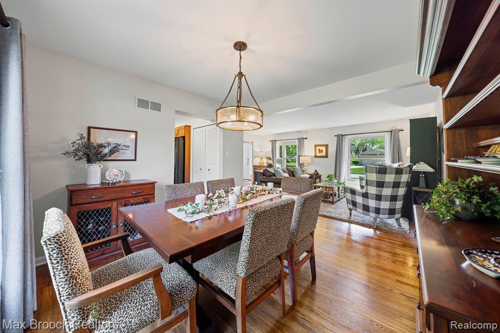 29884 Fox Grove Road Farmington Hills, MI 48334 - Photo 10 of 64