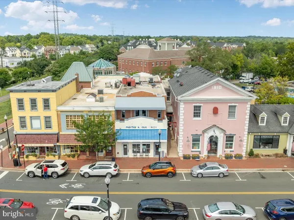 $1,000,000 | 408 Woodgrove Court, Herndon, VA 20170