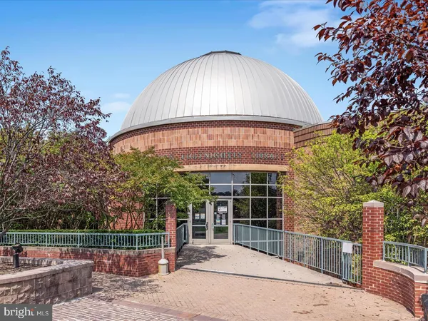 $1,000,000 | 408 Woodgrove Court, Herndon, VA 20170