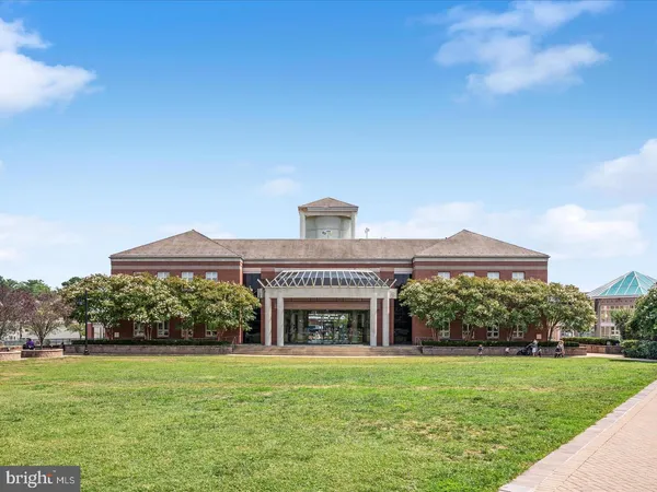 $1,000,000 | 408 Woodgrove Court, Herndon, VA 20170