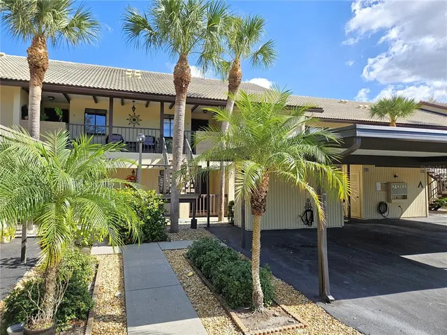 a view of outdoor space yard and porch