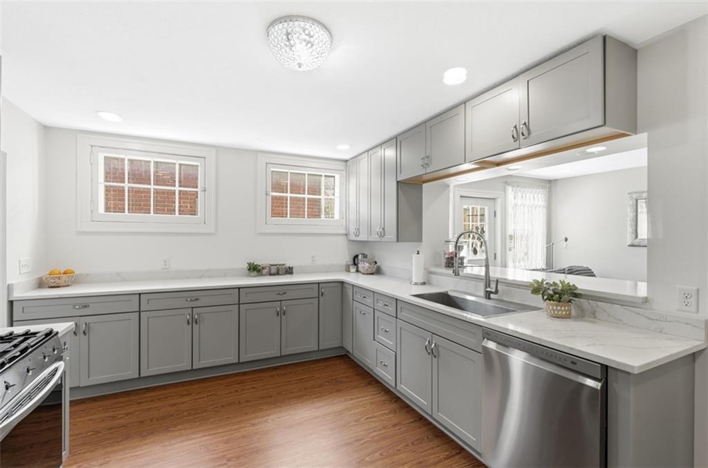 230 Crowe Avenue Mars, PA 16046 - Photo 5 of 33