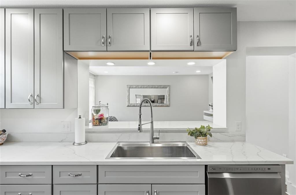 230 Crowe Avenue Mars, PA 16046 - Photo 7 of 33