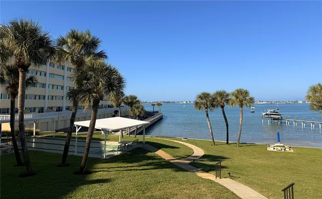 $575,000 | 100 Bluff View Drive, Unit 105C, Belleair Bluffs, FL 33770