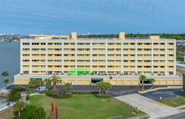 $575,000 | 100 Bluff View Drive, Unit 105C, Belleair Bluffs, FL 33770