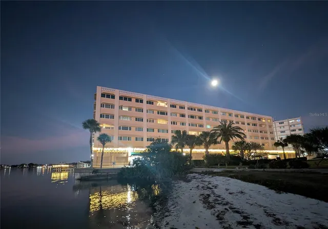 $575,000 | 100 Bluff View Drive, Unit 105C, Belleair Bluffs, FL 33770