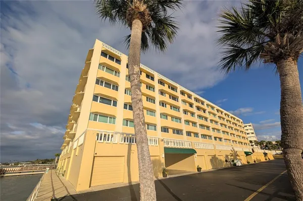 $574,900 | 100 Bluff View Drive, Unit 105C, Belleair Bluffs, FL 33770