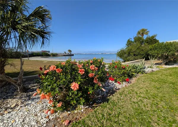 $574,900 | 100 Bluff View Drive, Unit 105C, Belleair Bluffs, FL 33770