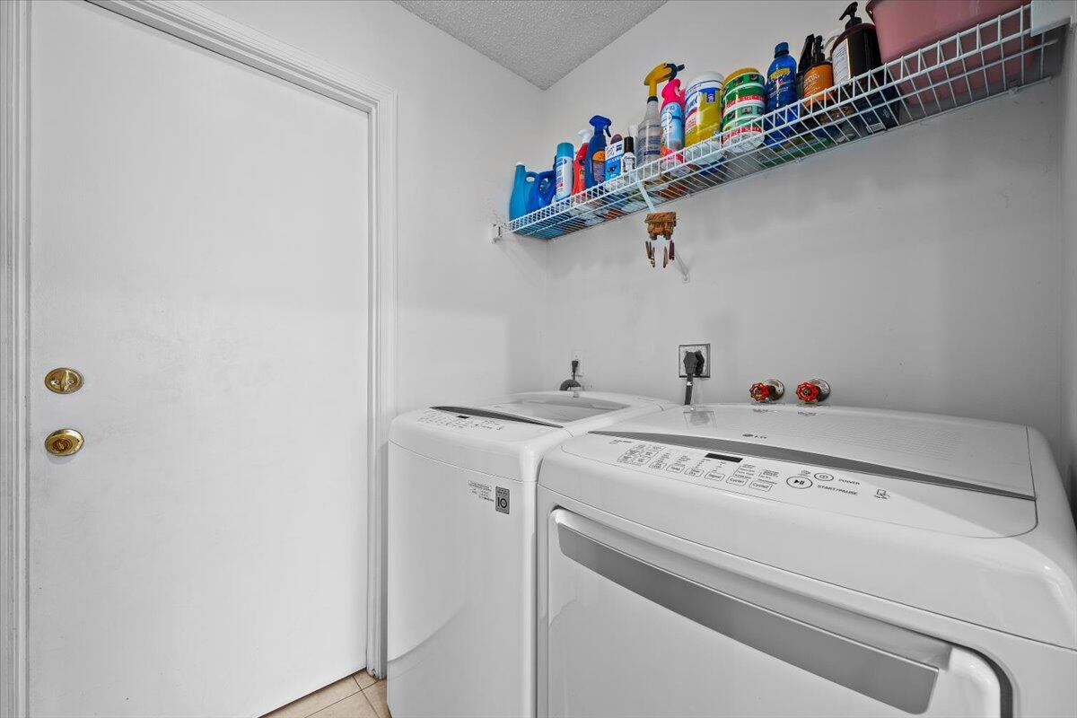 6397 Garrett Street Jupiter, FL 33458 - Photo 26 of 36 27-LUX_0870