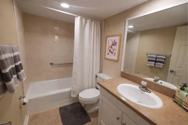 $2,150 | 2617 Cove Cay Drive, Unit 301, Clearwater, FL 33760